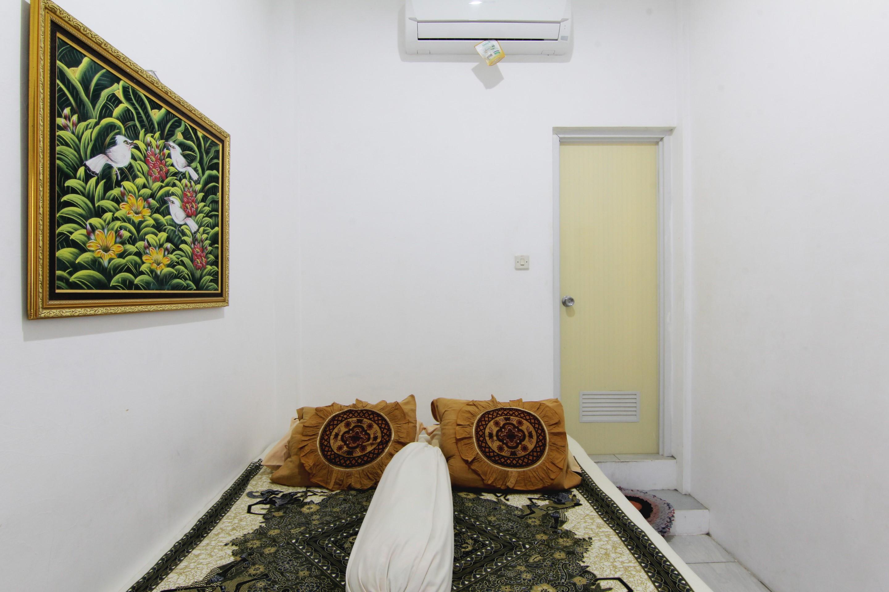 Tiga Dua Homestay Yogyakarta Exterior photo
