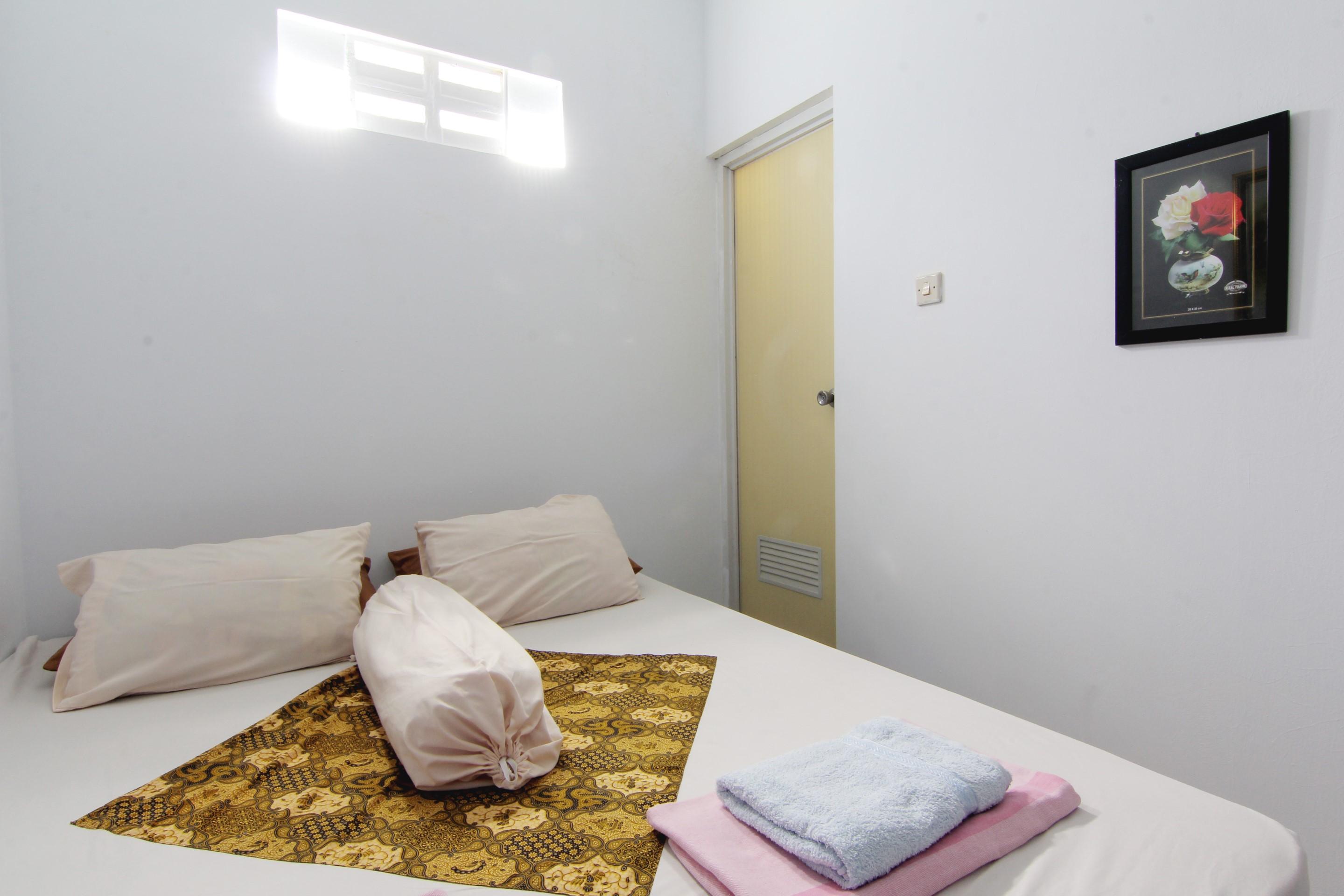 Tiga Dua Homestay Yogyakarta Exterior photo