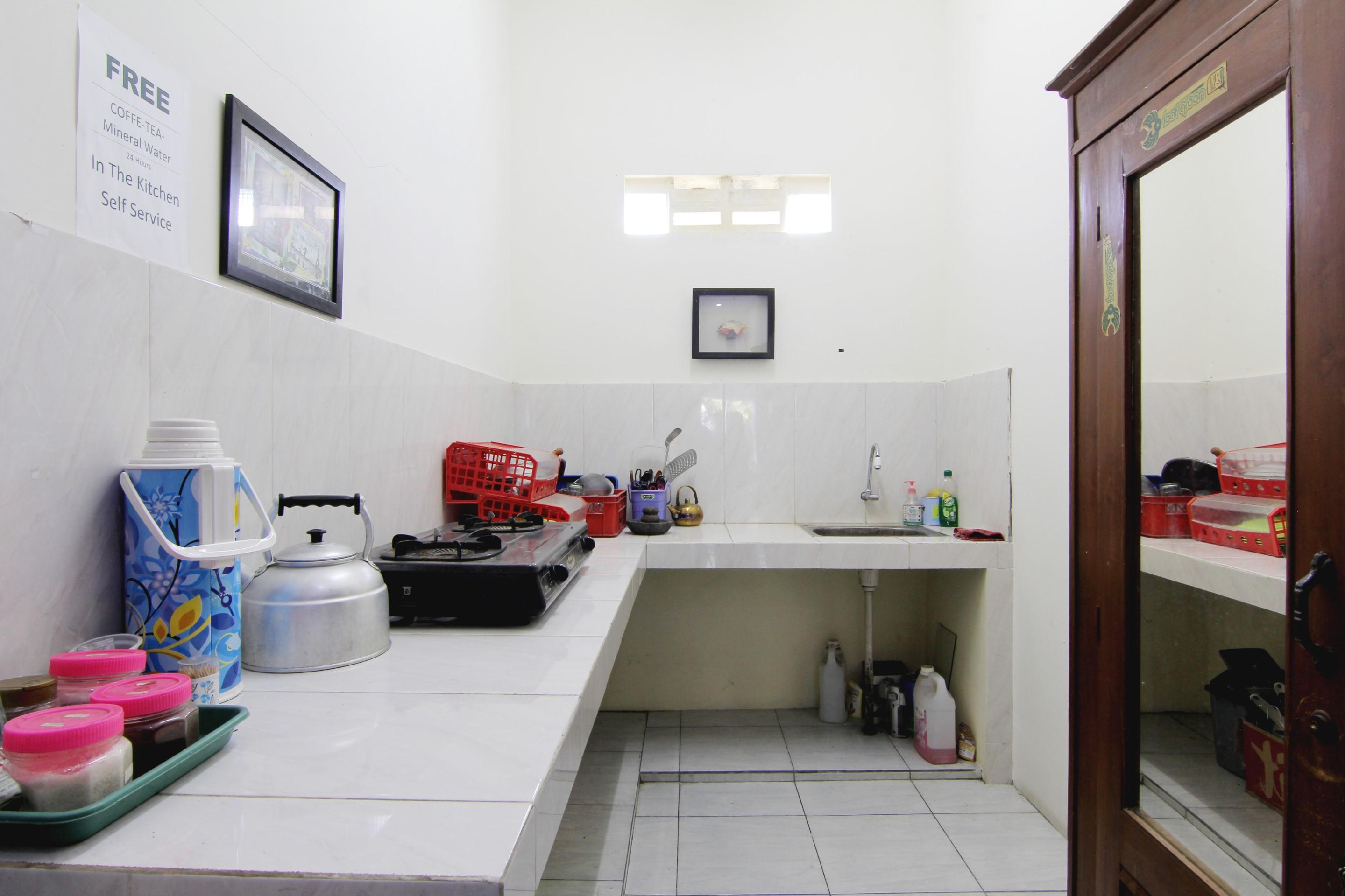 Tiga Dua Homestay Yogyakarta Exterior photo