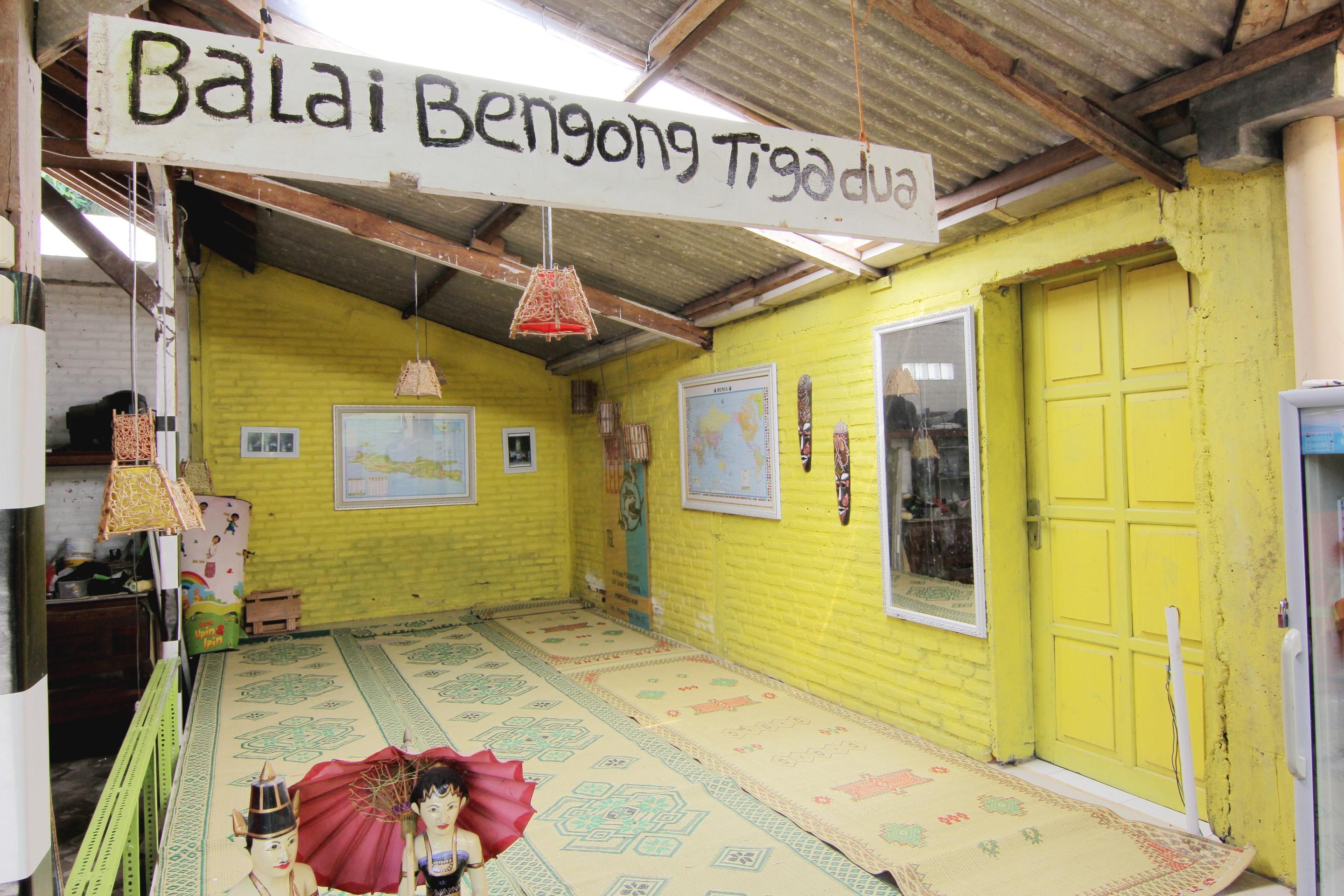 Tiga Dua Homestay Yogyakarta Exterior photo